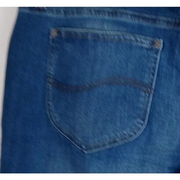 NWT Lee Regular Fit Bootcut Whiskered Distressed Jeans Size 16P - Picture 5 of 10